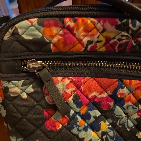Vera Bradley Crossbody Bag in Pretty Posies - Picture 3 of 11